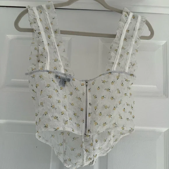 NWT PrettyLittleThing White Floral Chiffon Lace Up Boned Corset Top 6 - Picture 7 of 12